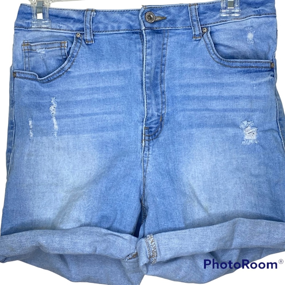 Wax Jean Women’s Distressed Jean Shorts 2XL Light Blue Denim Roll-Up Hems Casual